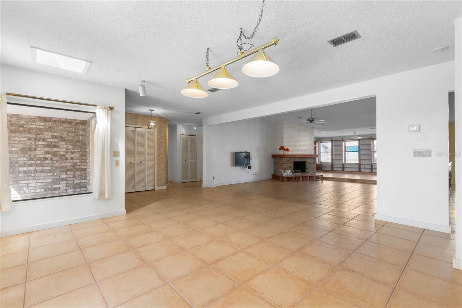 Image 14 of 59 For 3203 John Anderson Drive