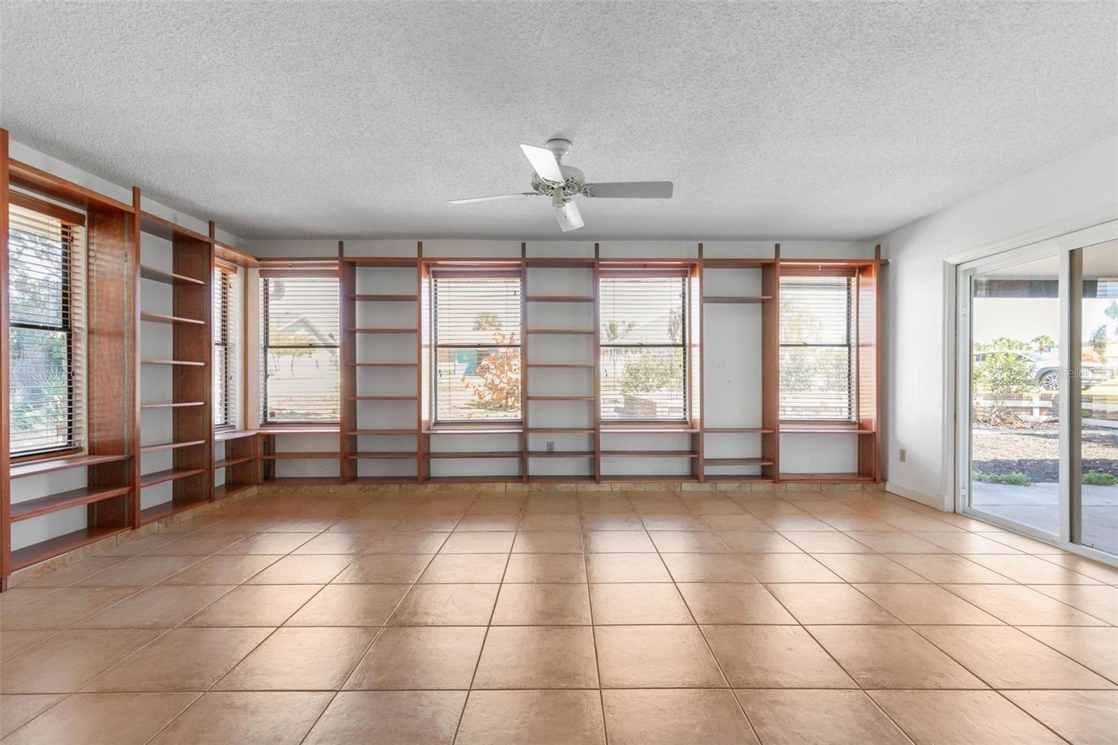 Image 16 of 59 For 3203 John Anderson Drive