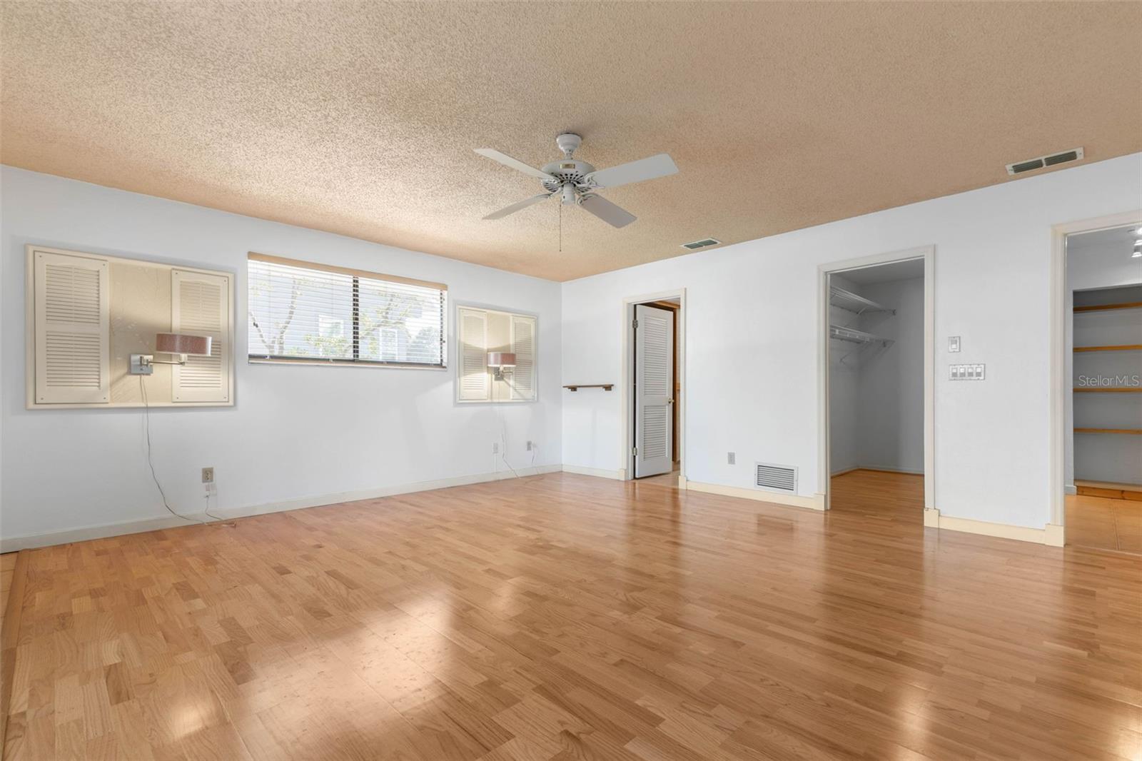 Image 28 of 59 For 3203 John Anderson Drive