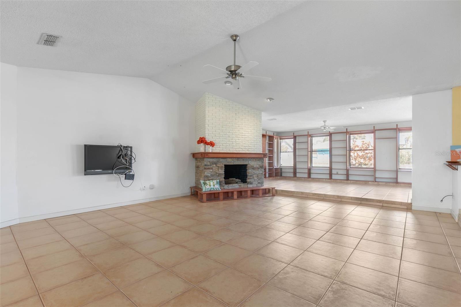 Image 9 of 59 For 3203 John Anderson Drive