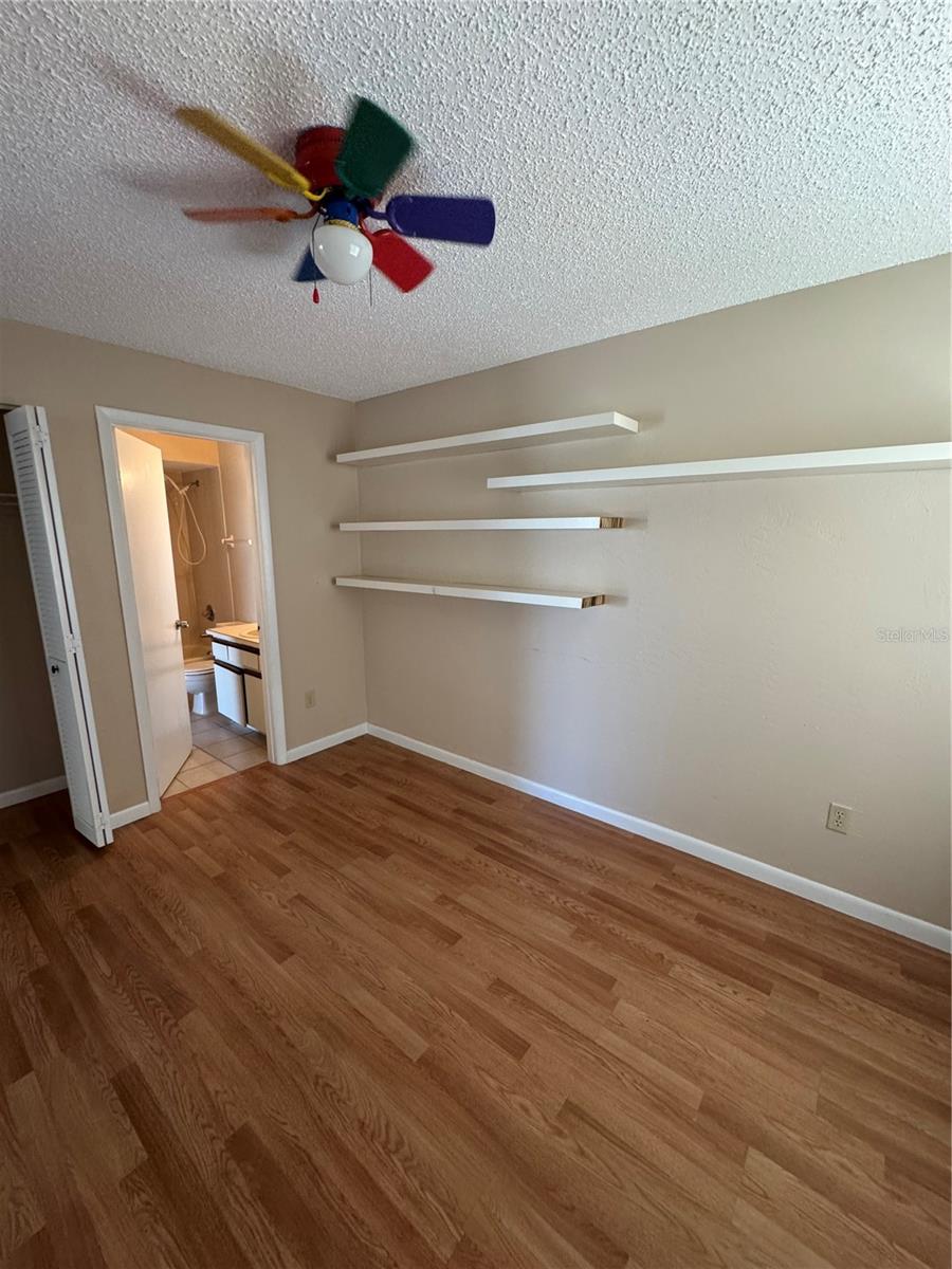 Image 11 of 13 For 50 Lake Forest Place 50