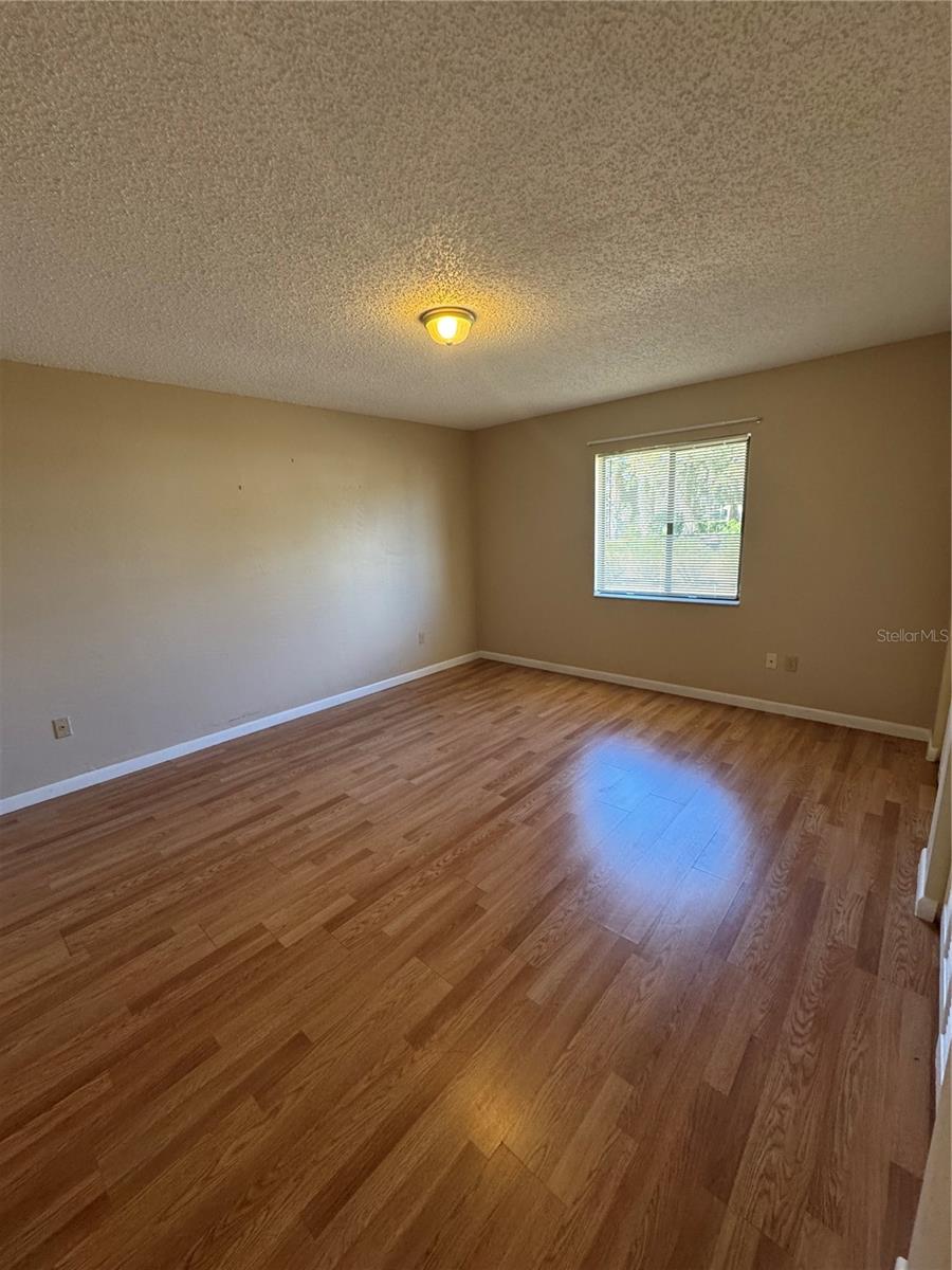 Image 7 of 13 For 50 Lake Forest Place 50