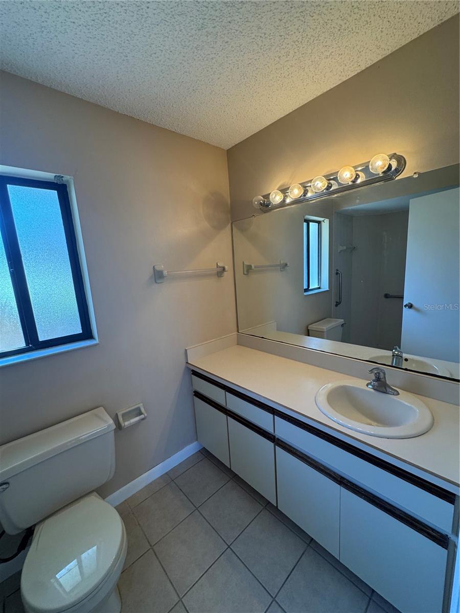 Image 8 of 13 For 50 Lake Forest Place 50