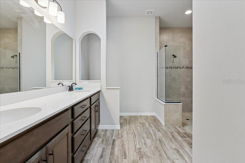 Image 19 of 41 For 45 Graham Woods Place