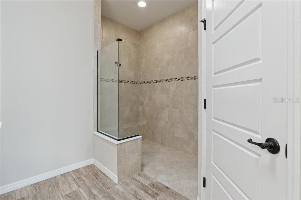 Image 21 of 41 For 45 Graham Woods Place