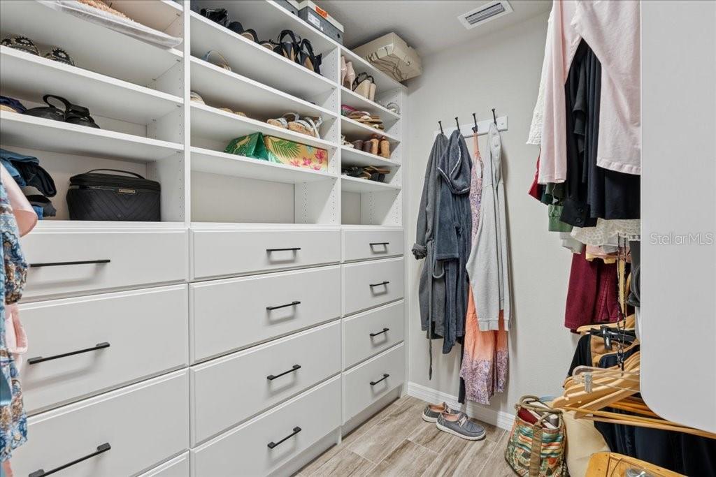 Image 22 of 41 For 45 Graham Woods Place