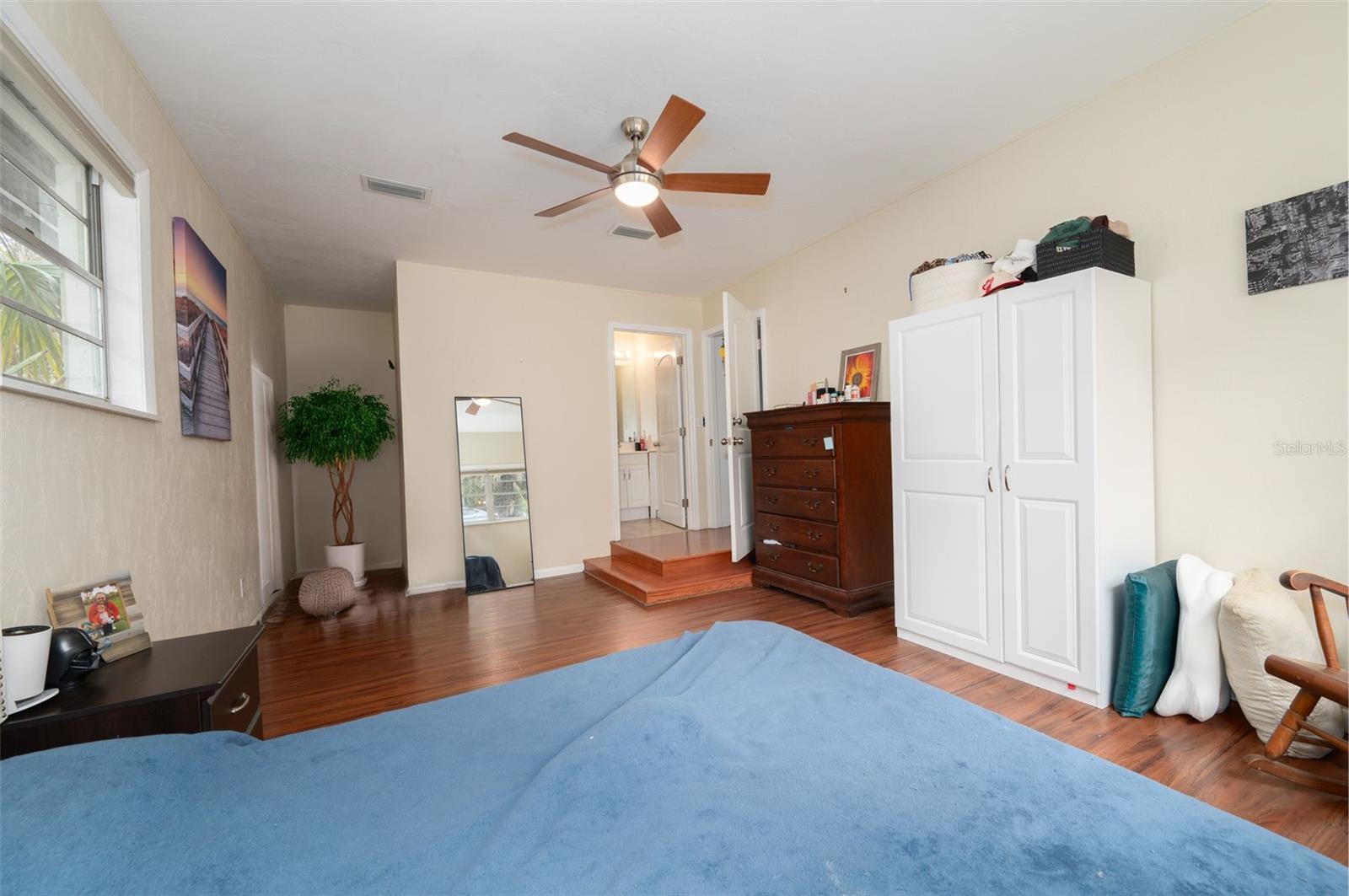 Image 19 of 35 For 418 27th Terrace