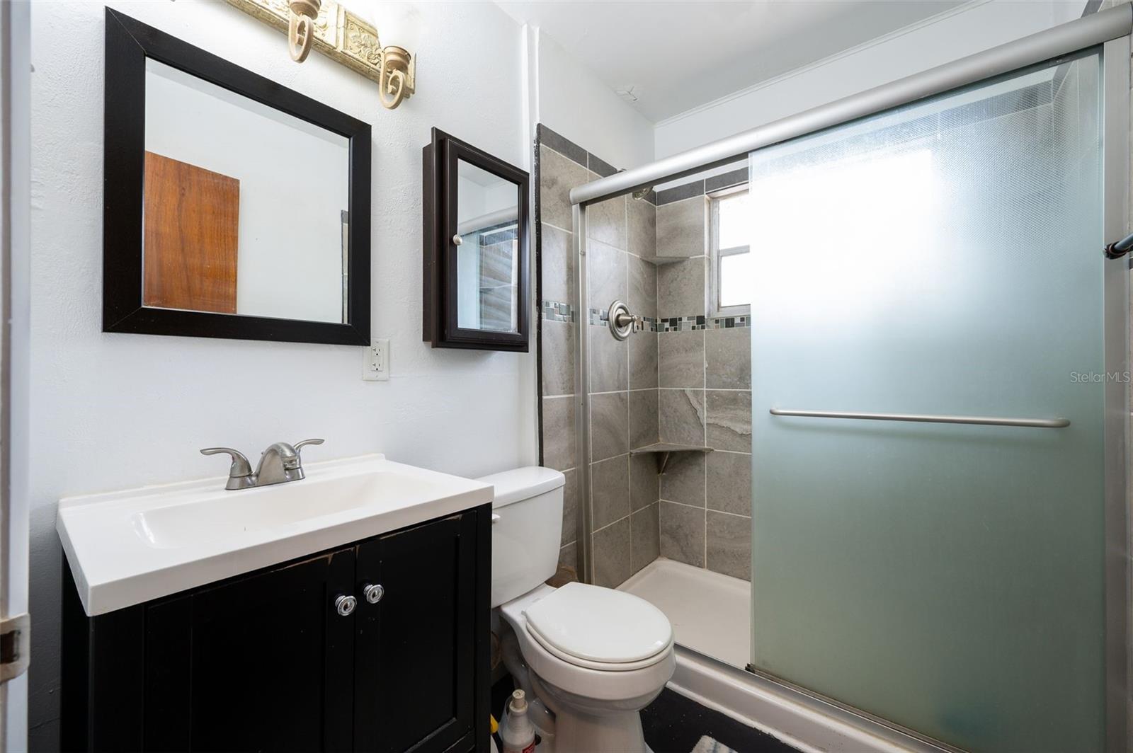 Image 22 of 35 For 418 27th Terrace