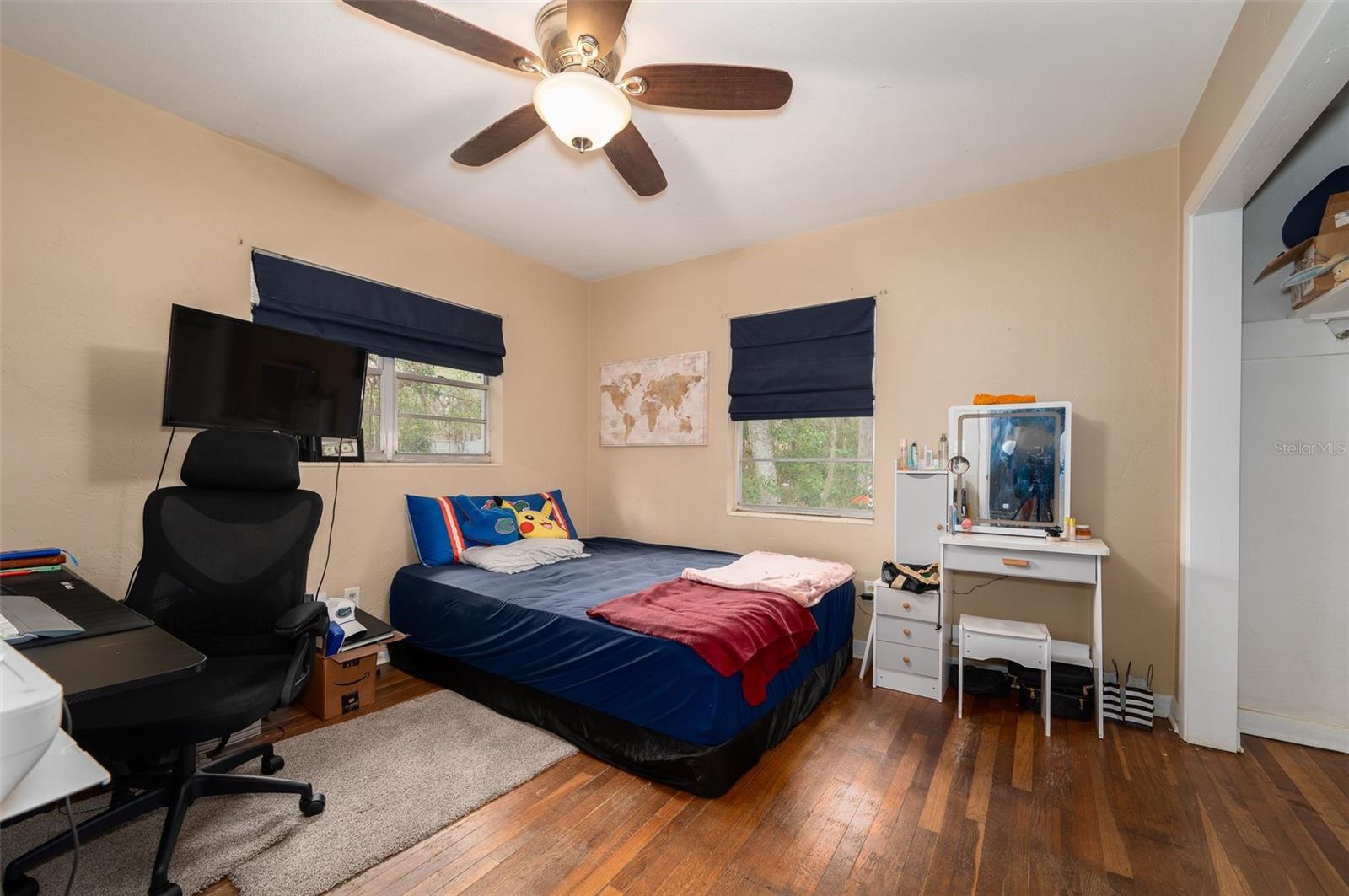 Image 23 of 35 For 418 27th Terrace