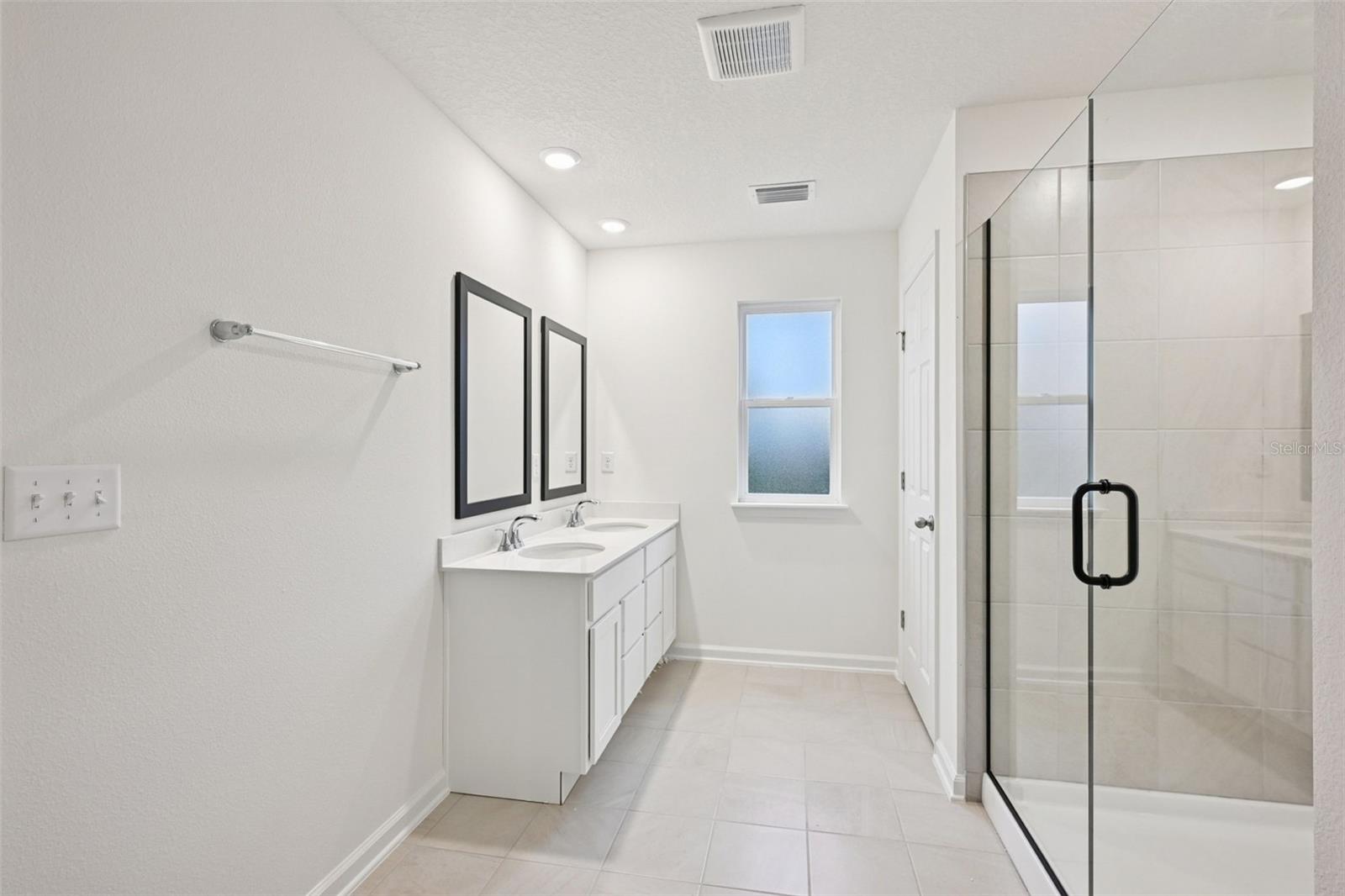 Image 15 of 32 For 94 Waverly Lane