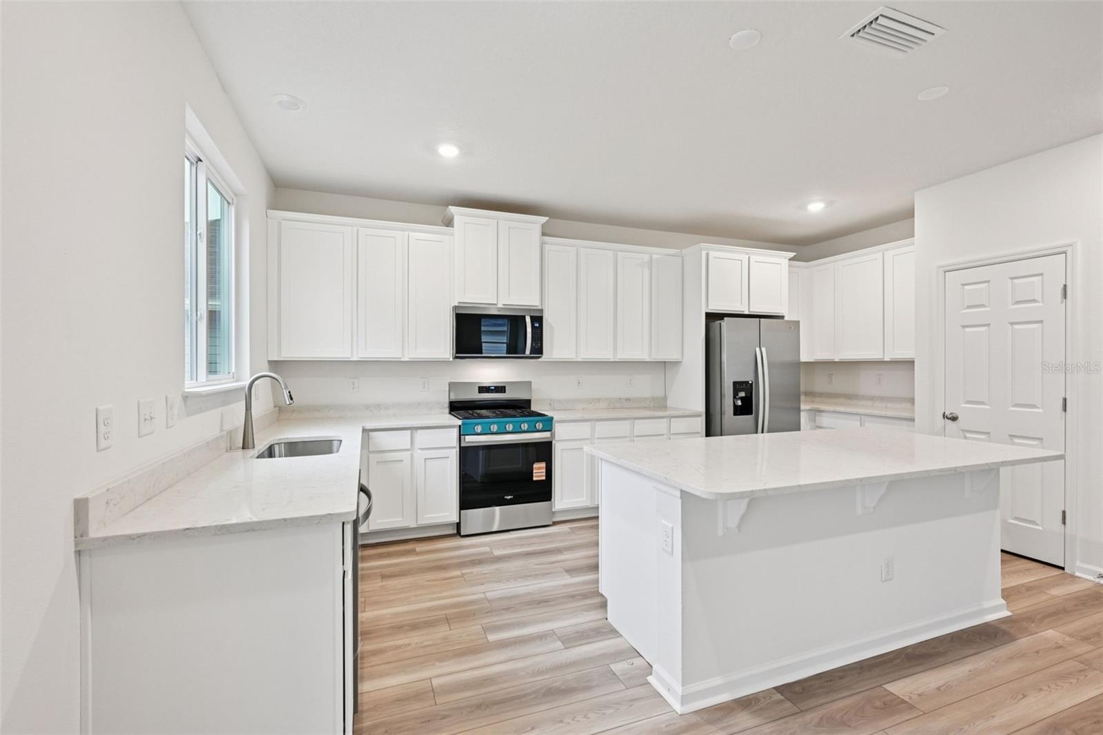 Image 24 of 32 For 94 Waverly Lane