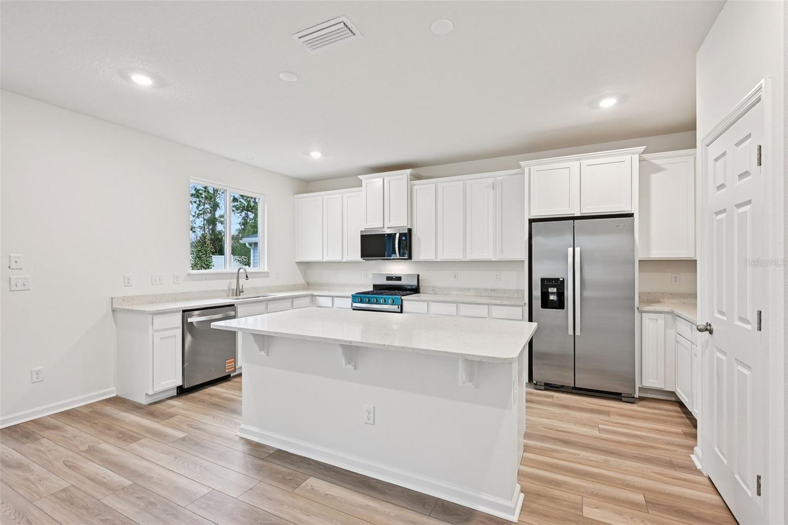 Image 25 of 32 For 94 Waverly Lane