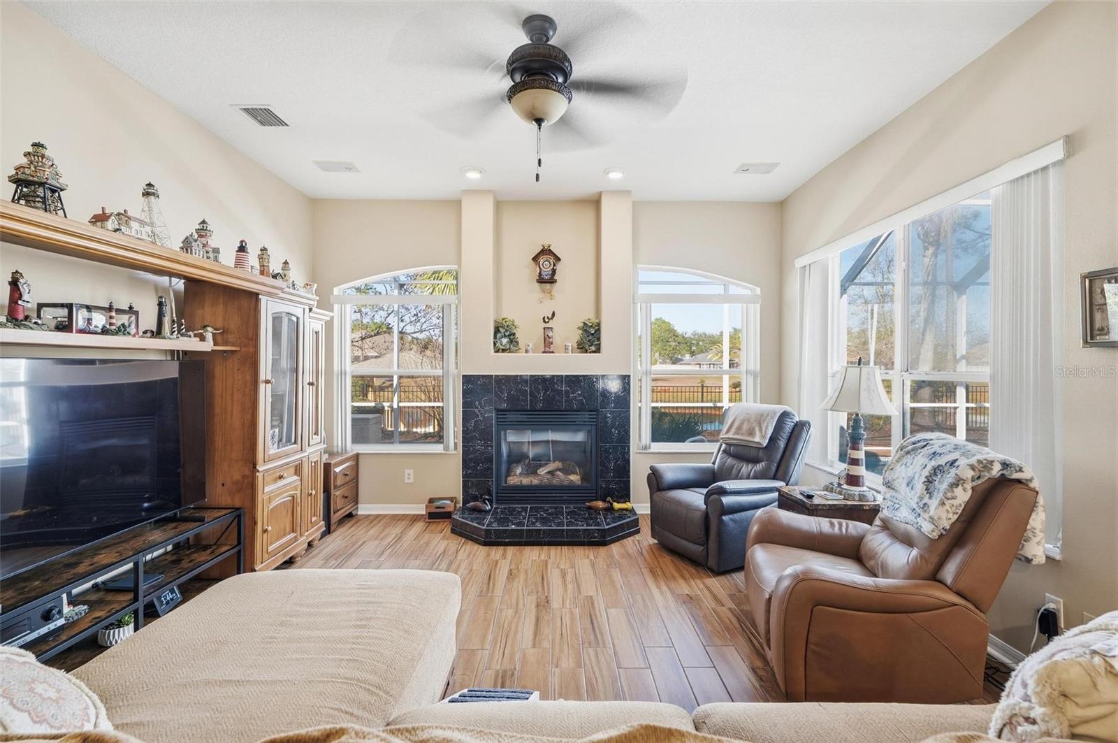 Image 24 of 68 For 58 Buttonworth Drive