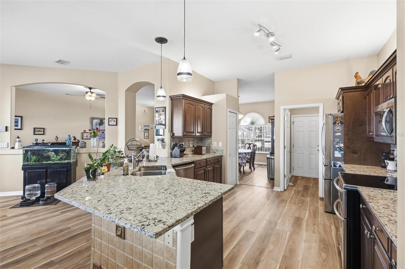 Image 26 of 68 For 58 Buttonworth Drive