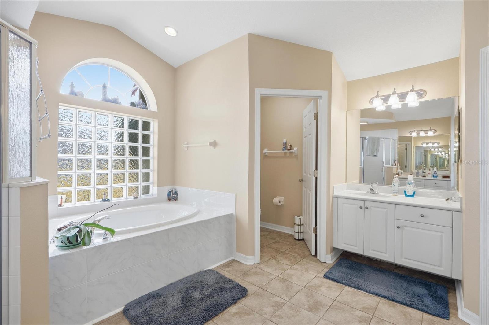 Image 40 of 68 For 58 Buttonworth Drive