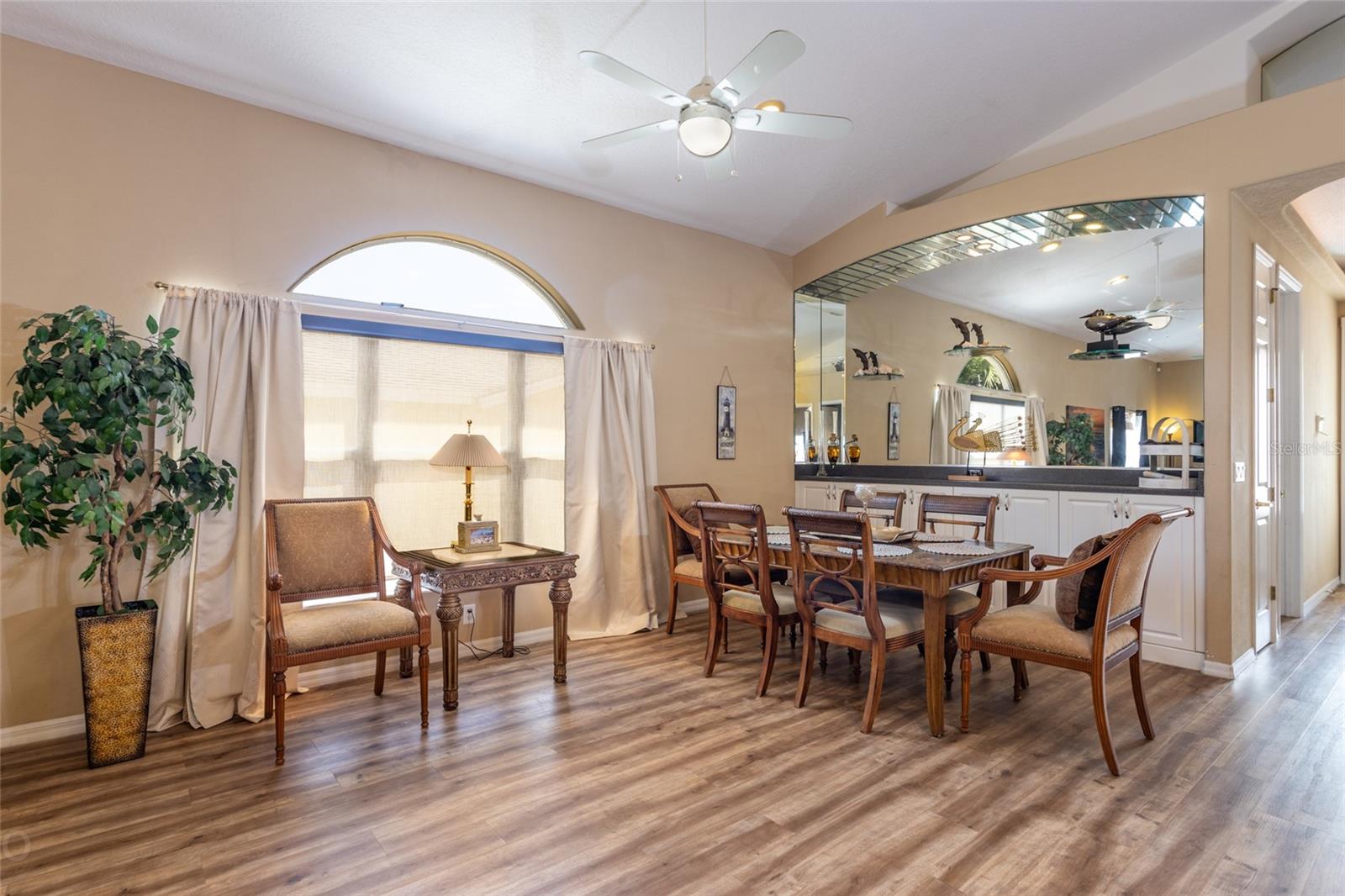 Image 14 of 53 For 497 Grandview Avenue