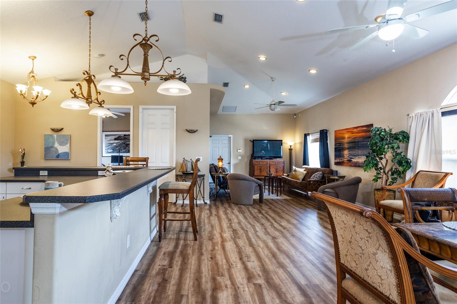 Image 25 of 53 For 497 Grandview Avenue