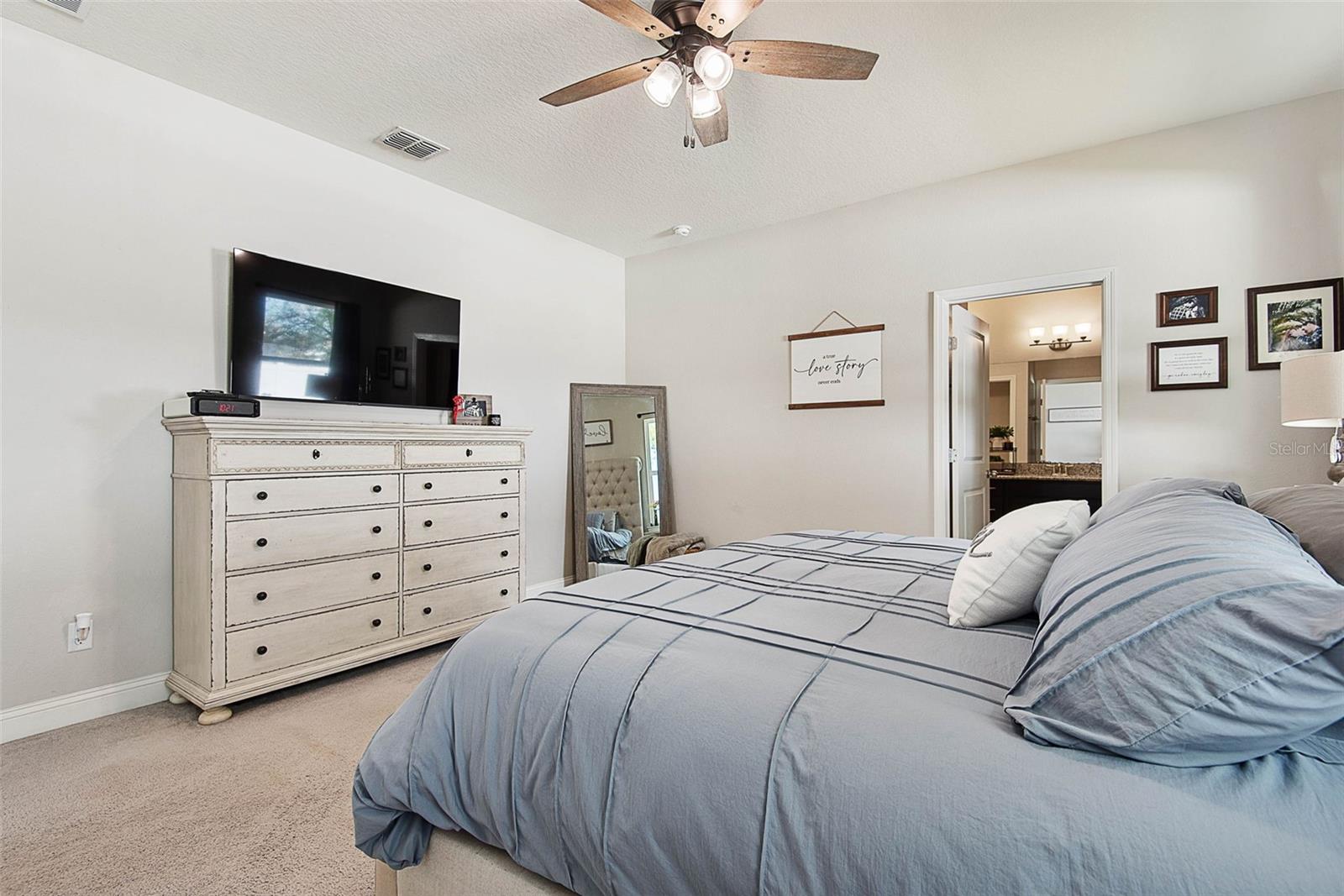 Image 21 of 54 For 37 Londonderry Drive