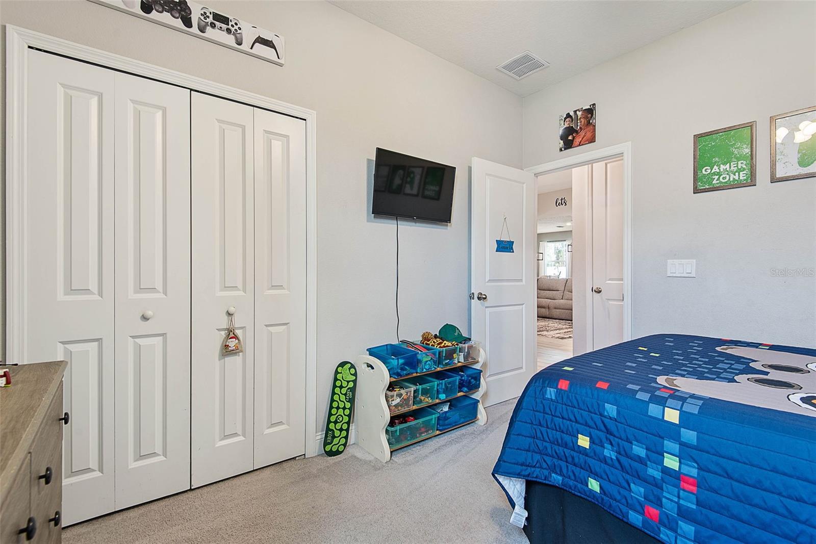 Image 37 of 54 For 37 Londonderry Drive