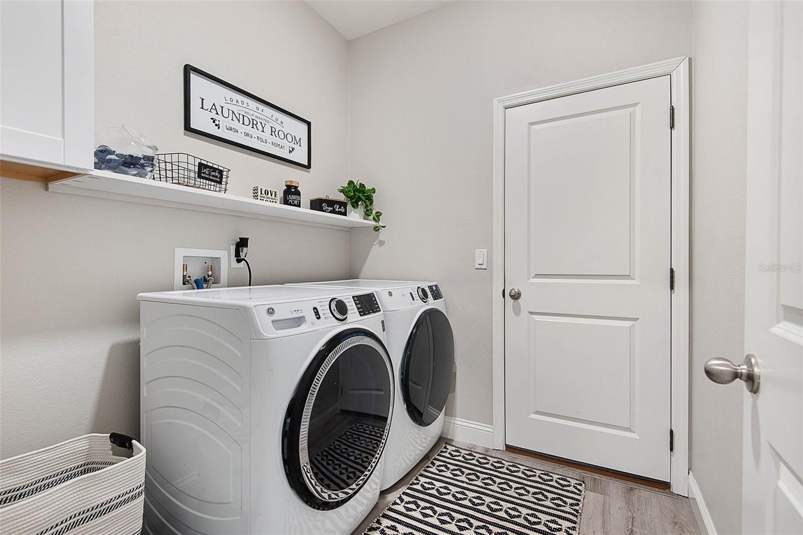 Image 38 of 54 For 37 Londonderry Drive