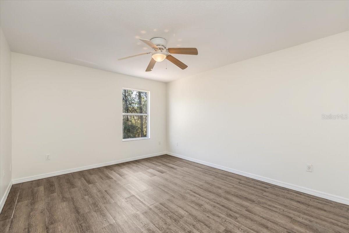 Image 41 of 56 For 4 Lake Charles Place