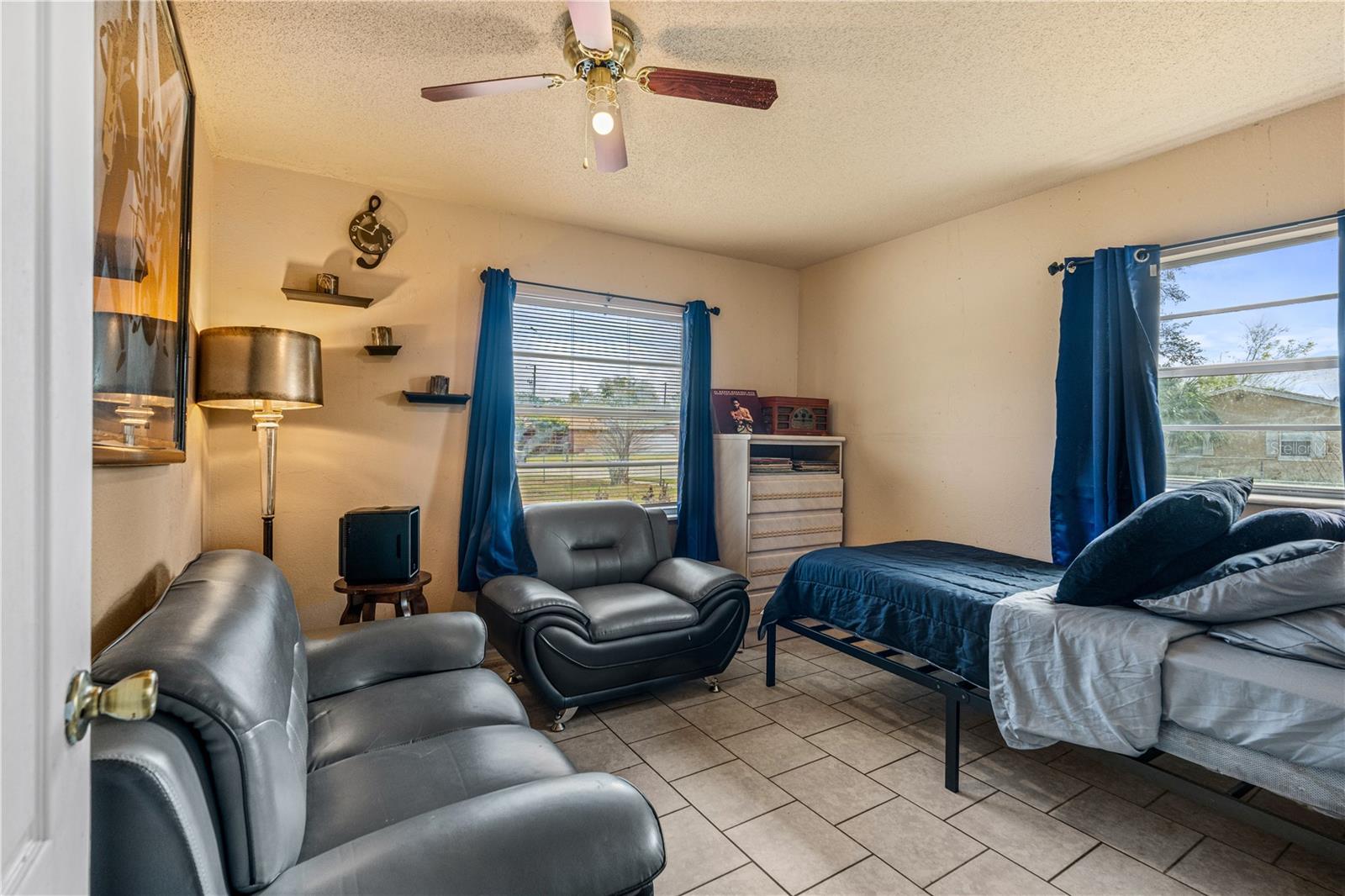 Image 27 of 37 For 808 Kathy Street