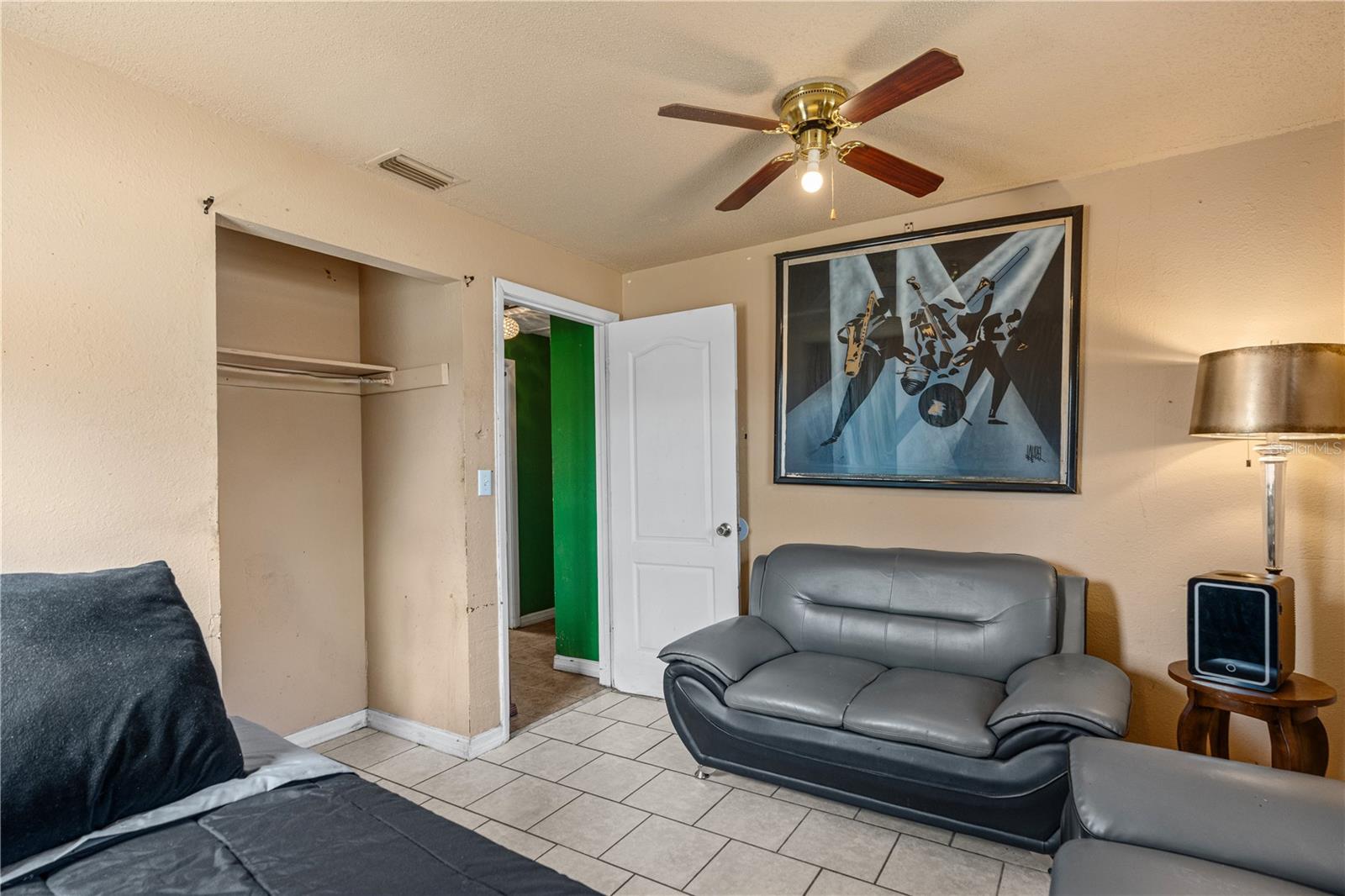 Image 28 of 37 For 808 Kathy Street