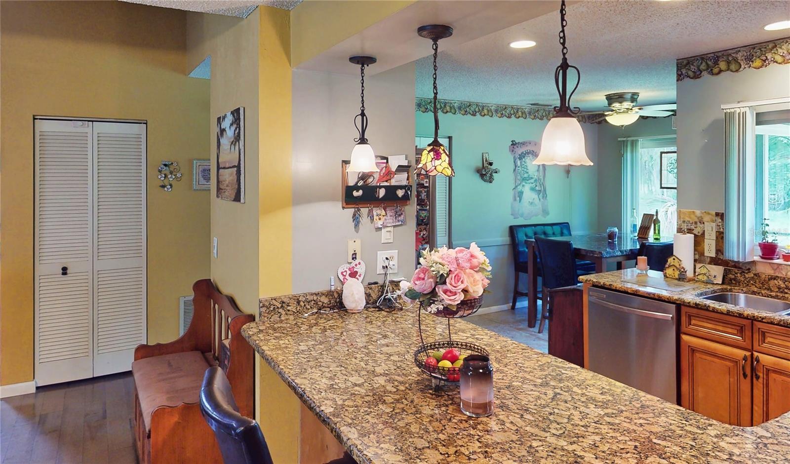 Image 10 of 62 For 14 Black Oak Court