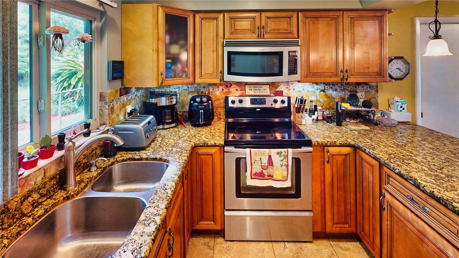 Image 15 of 62 For 14 Black Oak Court