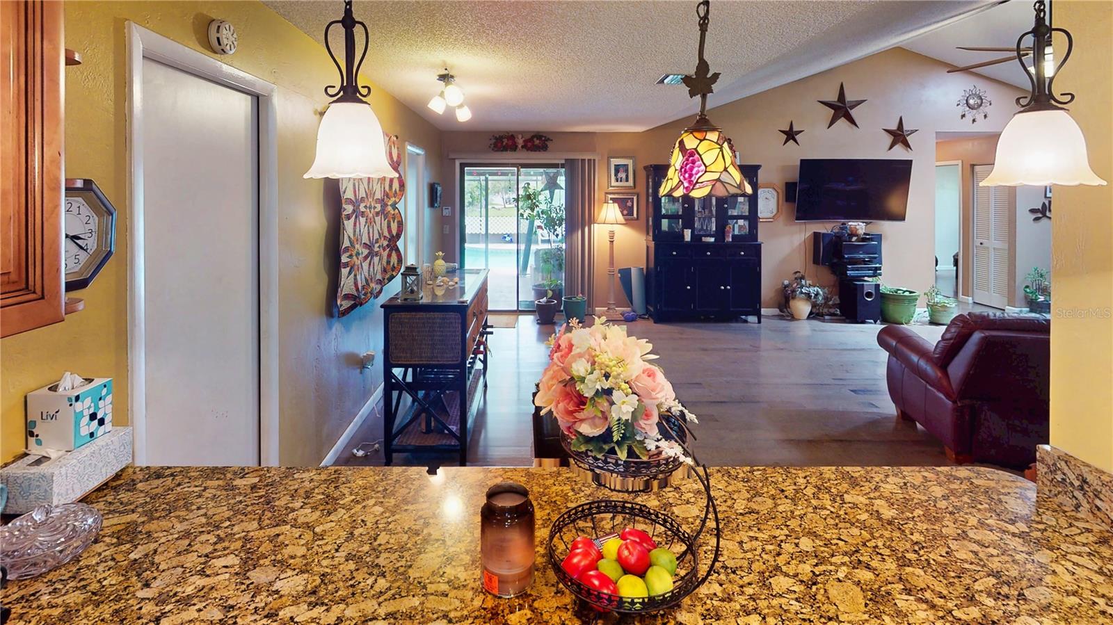 Image 16 of 62 For 14 Black Oak Court