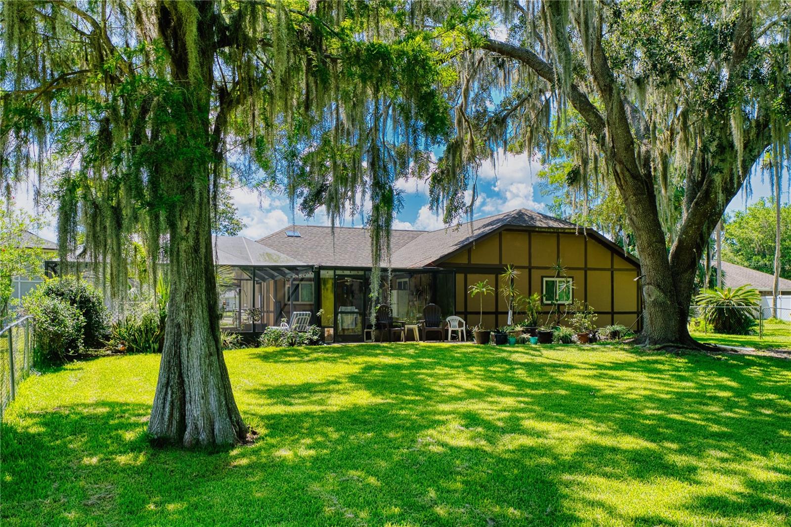 Image 22 of 62 For 14 Black Oak Court