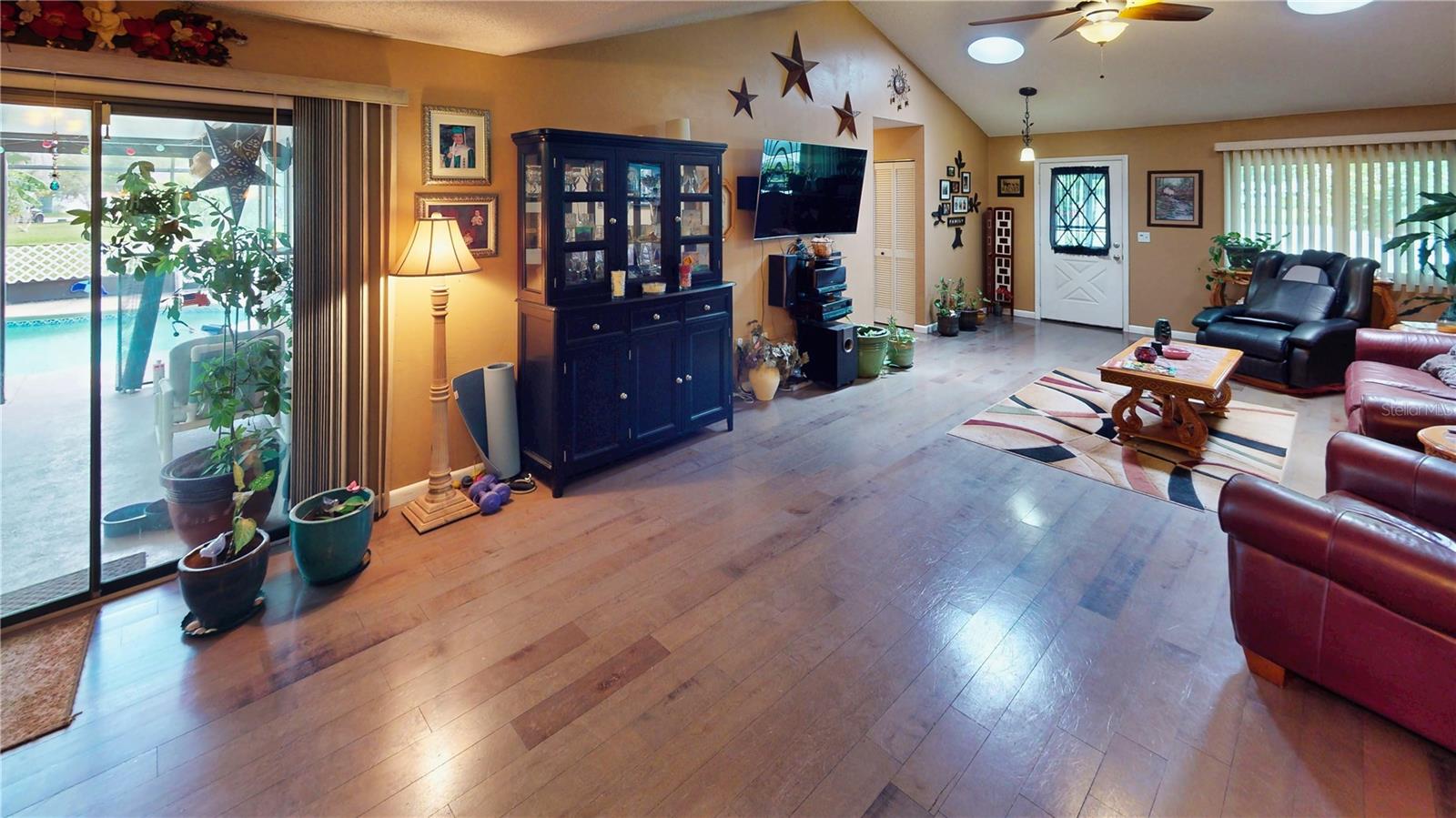 Image 37 of 62 For 14 Black Oak Court