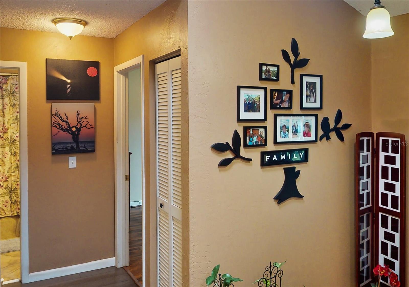 Image 40 of 62 For 14 Black Oak Court