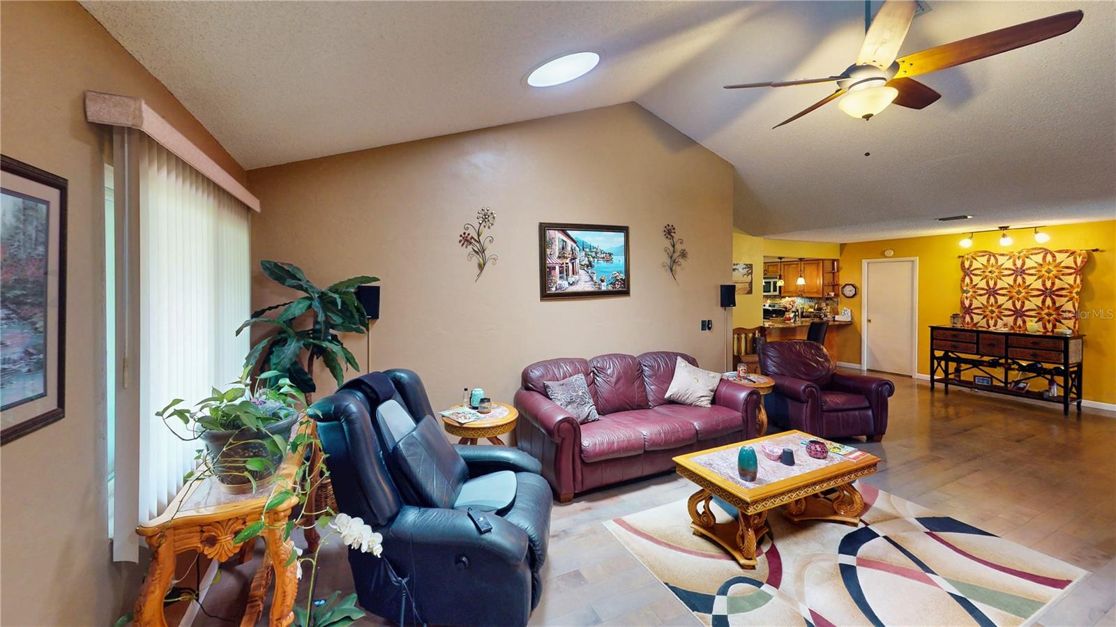 Image 6 of 62 For 14 Black Oak Court