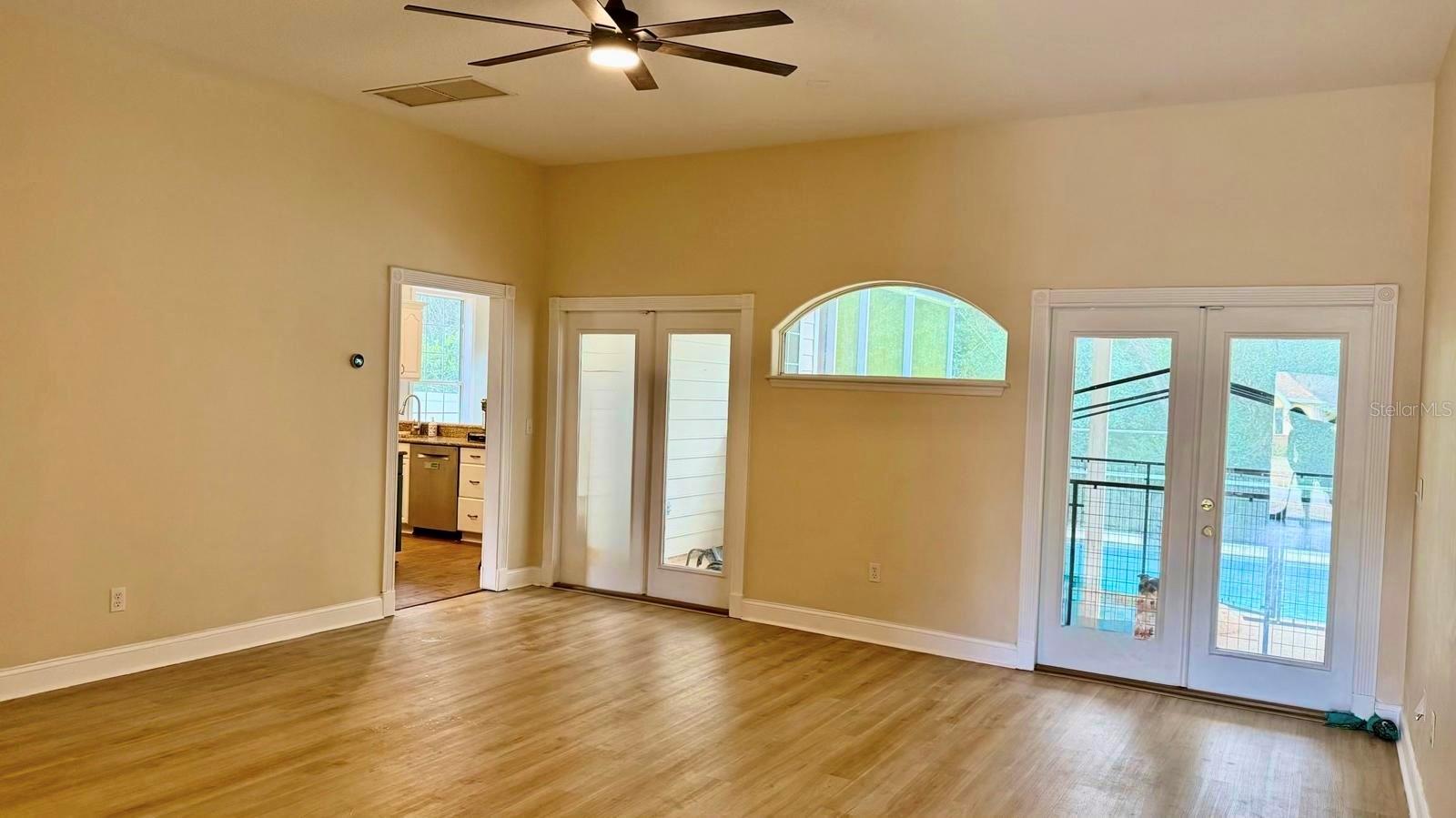 Image 15 of 49 For 7 Whitehall Court