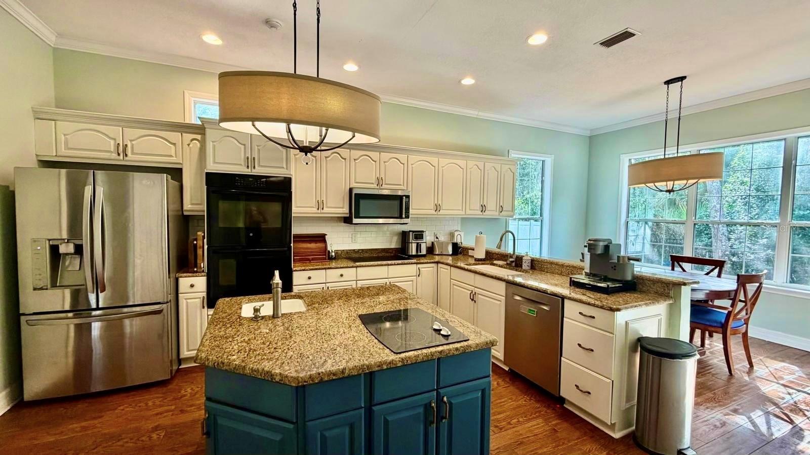 Image 17 of 49 For 7 Whitehall Court