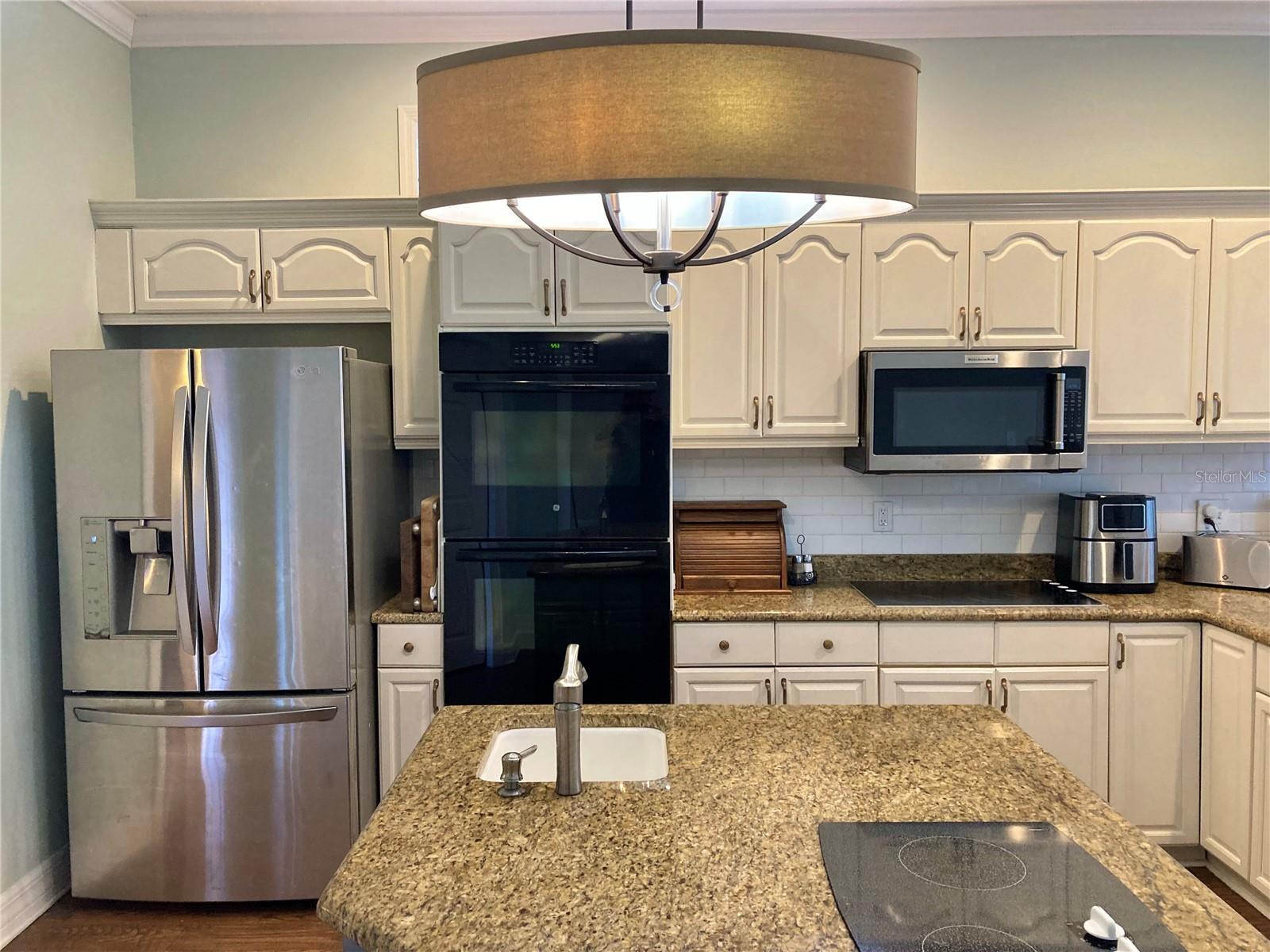 Image 18 of 49 For 7 Whitehall Court