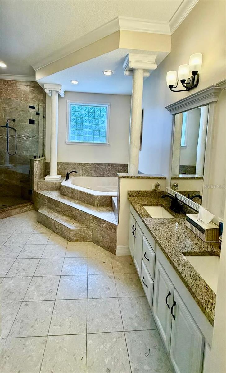 Image 34 of 49 For 7 Whitehall Court