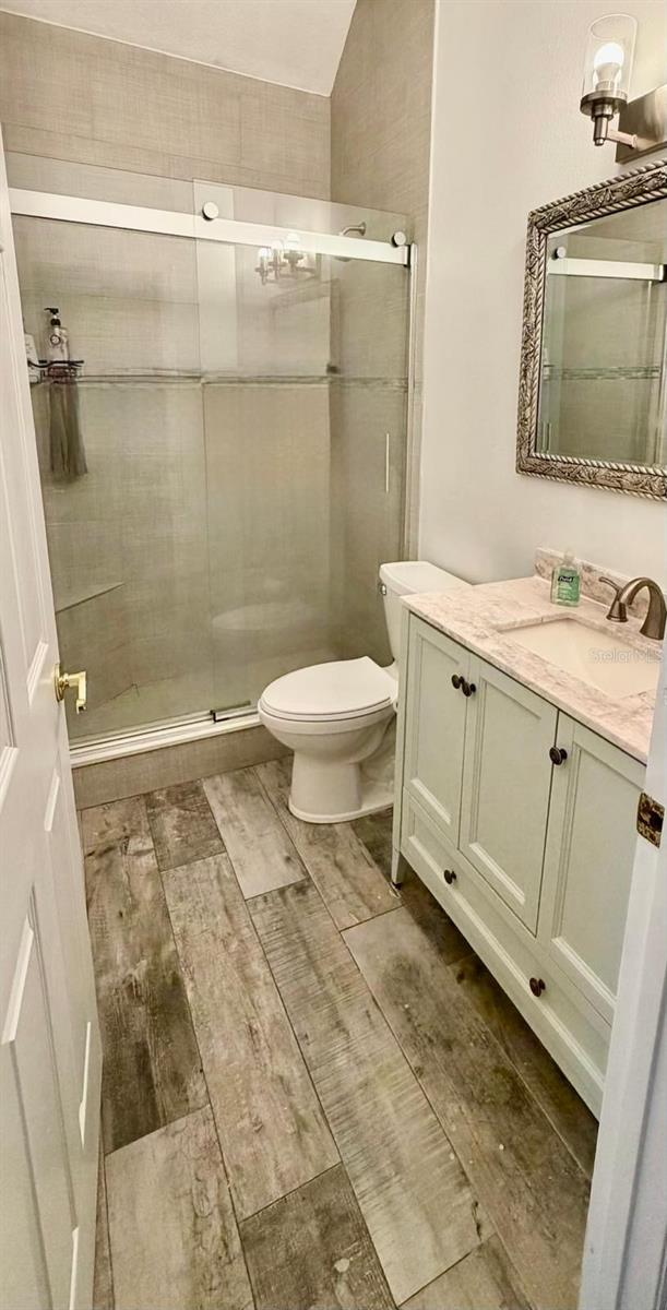 Image 42 of 49 For 7 Whitehall Court