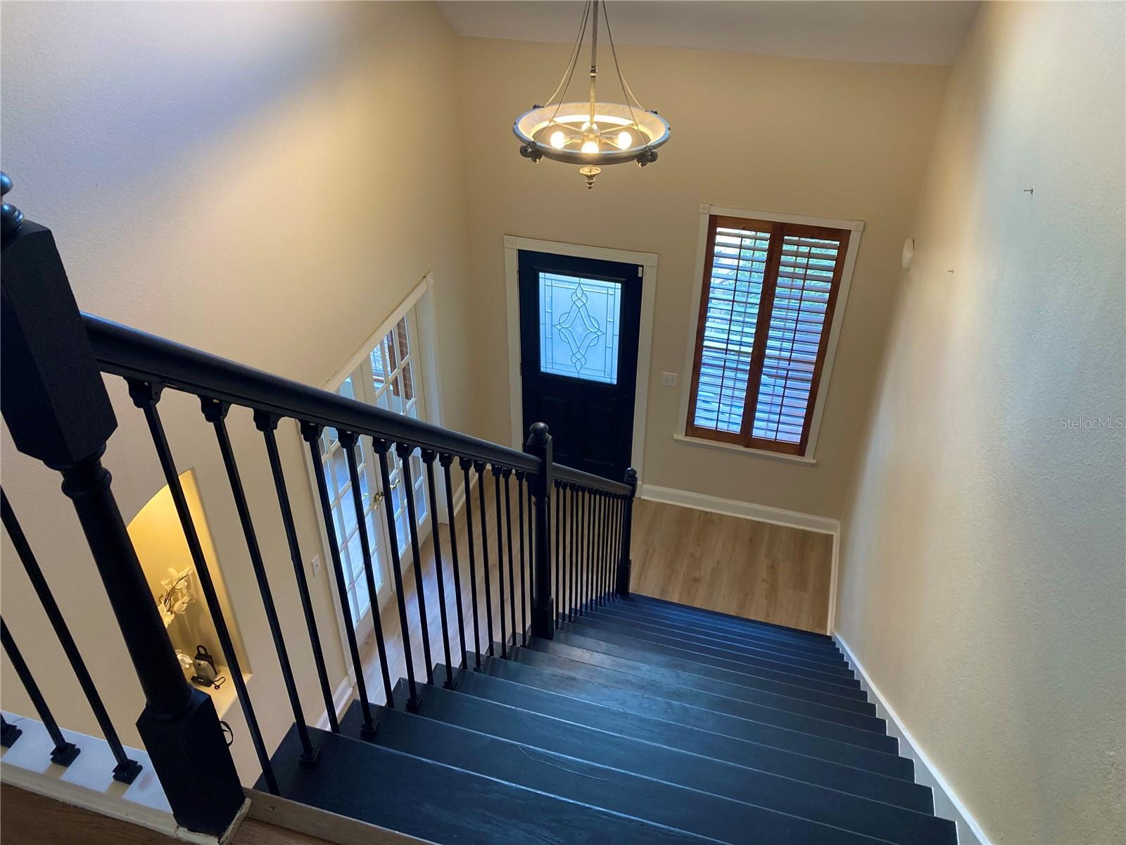 Image 8 of 49 For 7 Whitehall Court