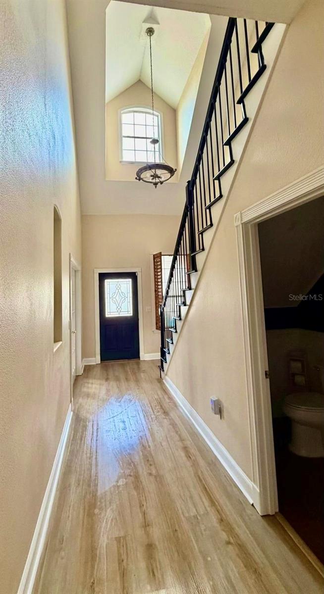 Image 9 of 49 For 7 Whitehall Court