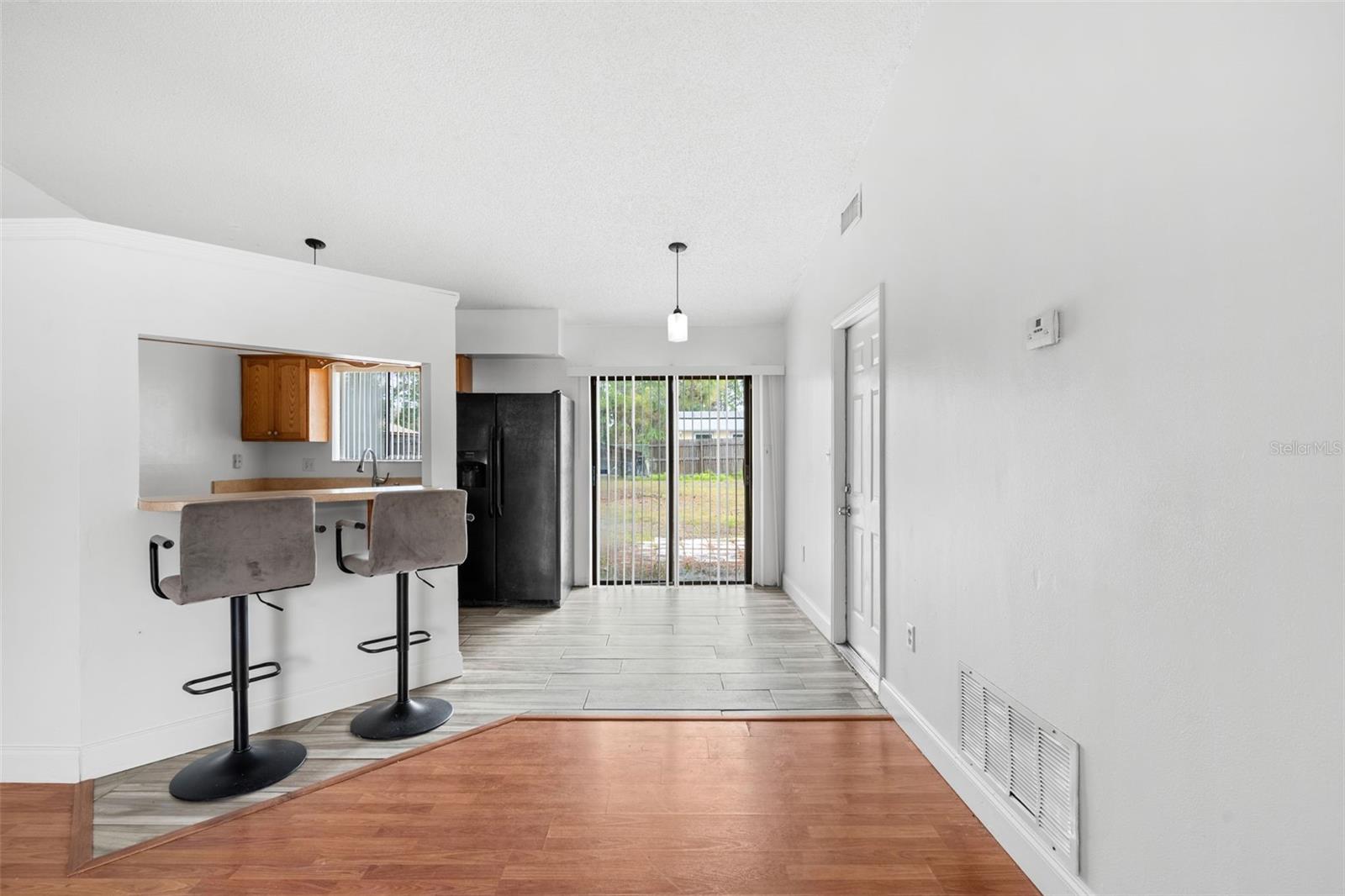 Image 5 of 23 For 408 Australian Road Nw