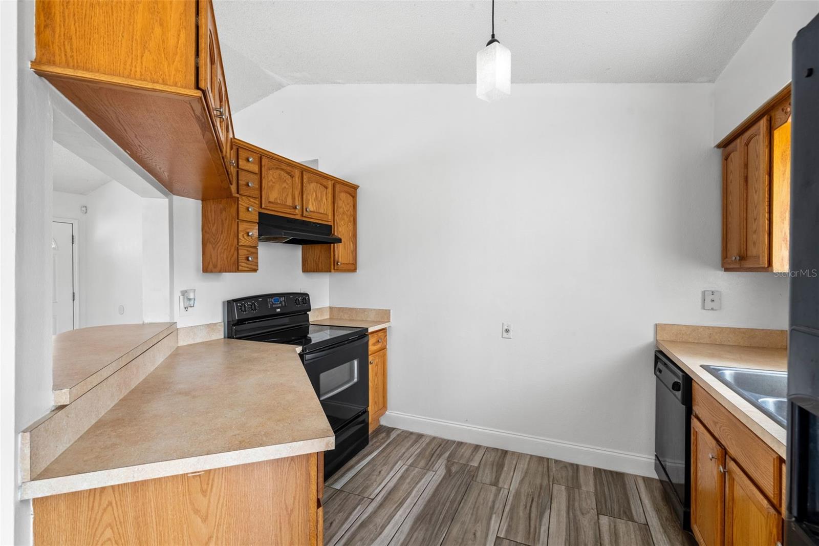 Image 7 of 23 For 408 Australian Road Nw