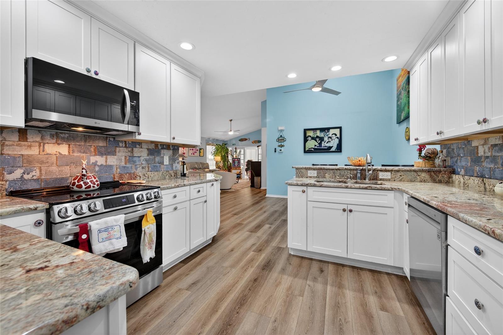 Image 4 of 65 For 128 Bermuda Petrel Court