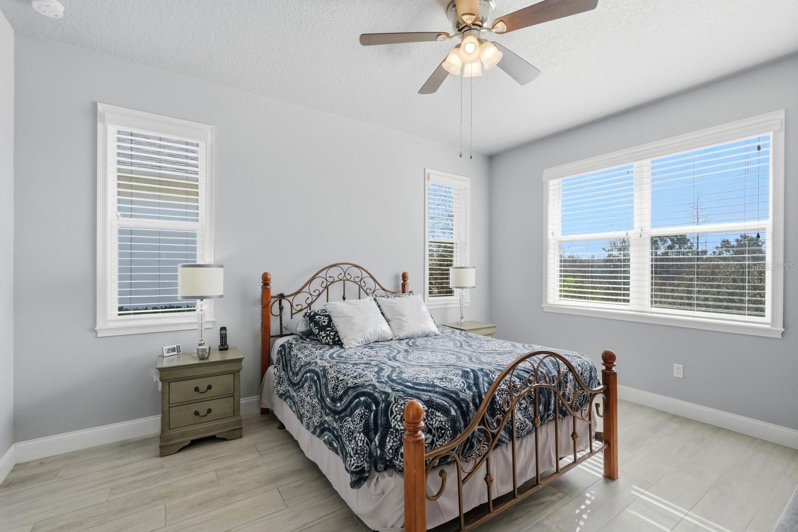 Image 16 of 44 For 280 Catriona Drive