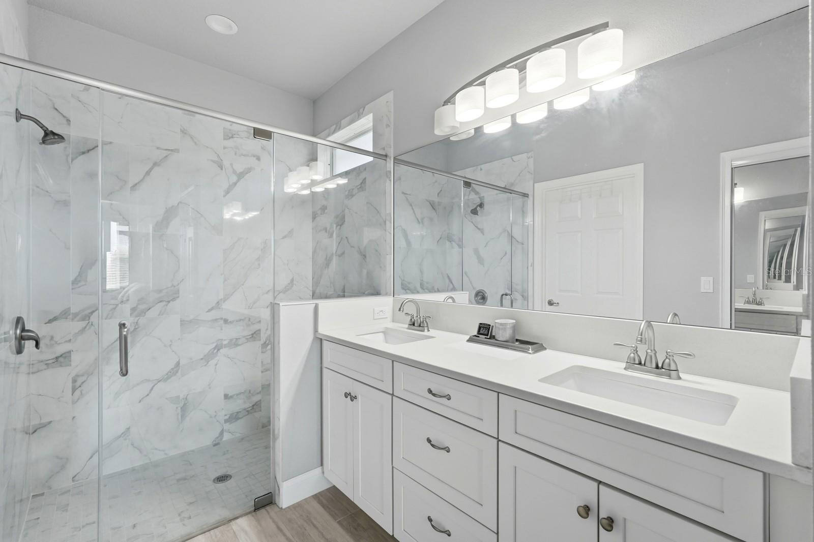 Image 18 of 44 For 280 Catriona Drive