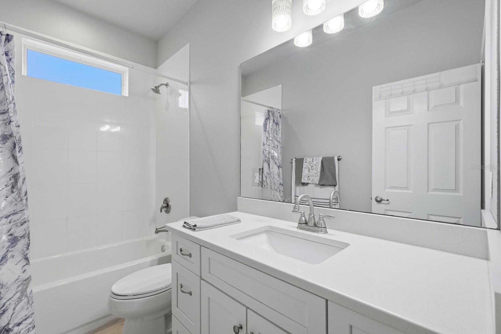 Image 21 of 44 For 280 Catriona Drive