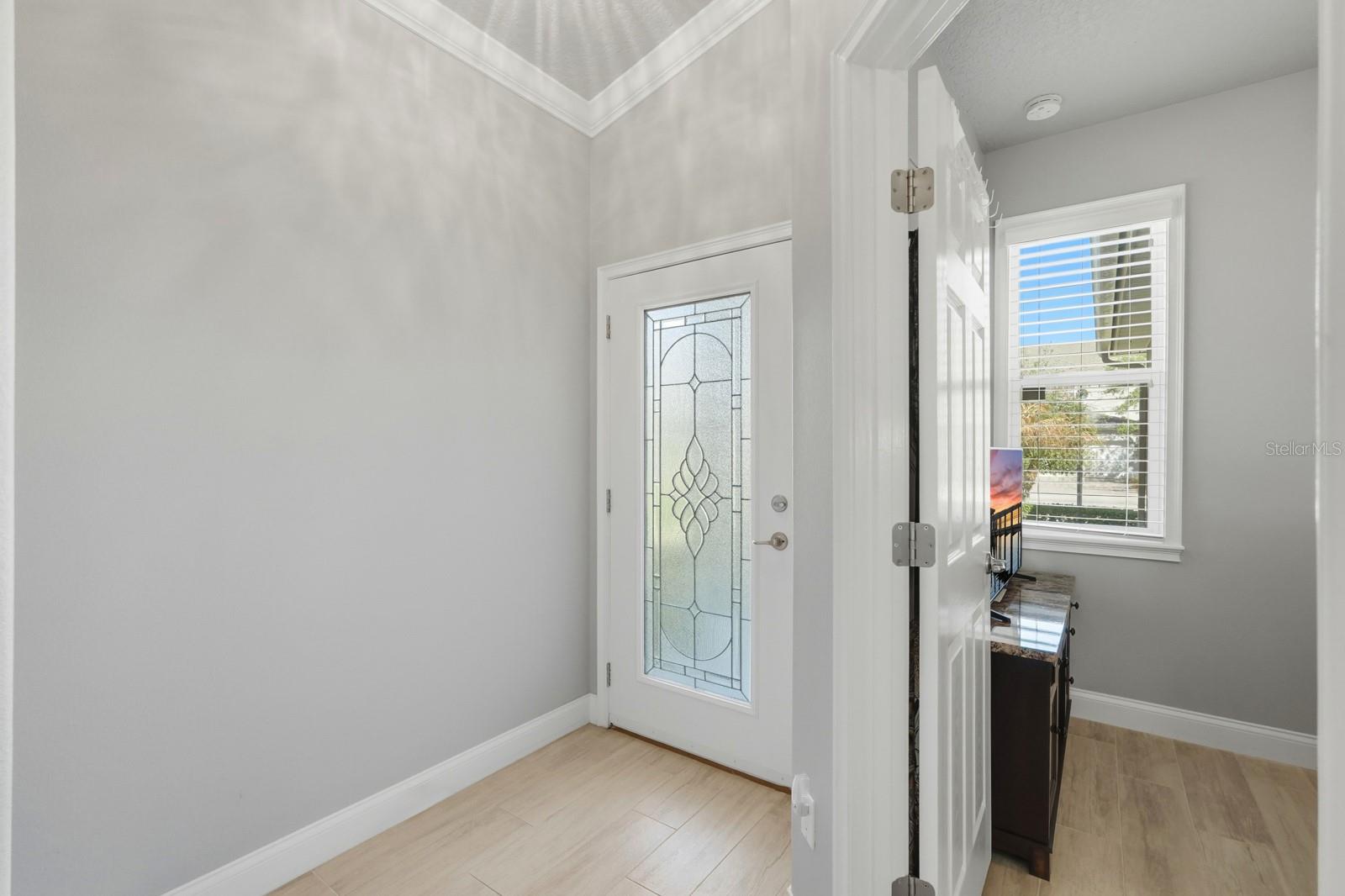 Image 4 of 44 For 280 Catriona Drive