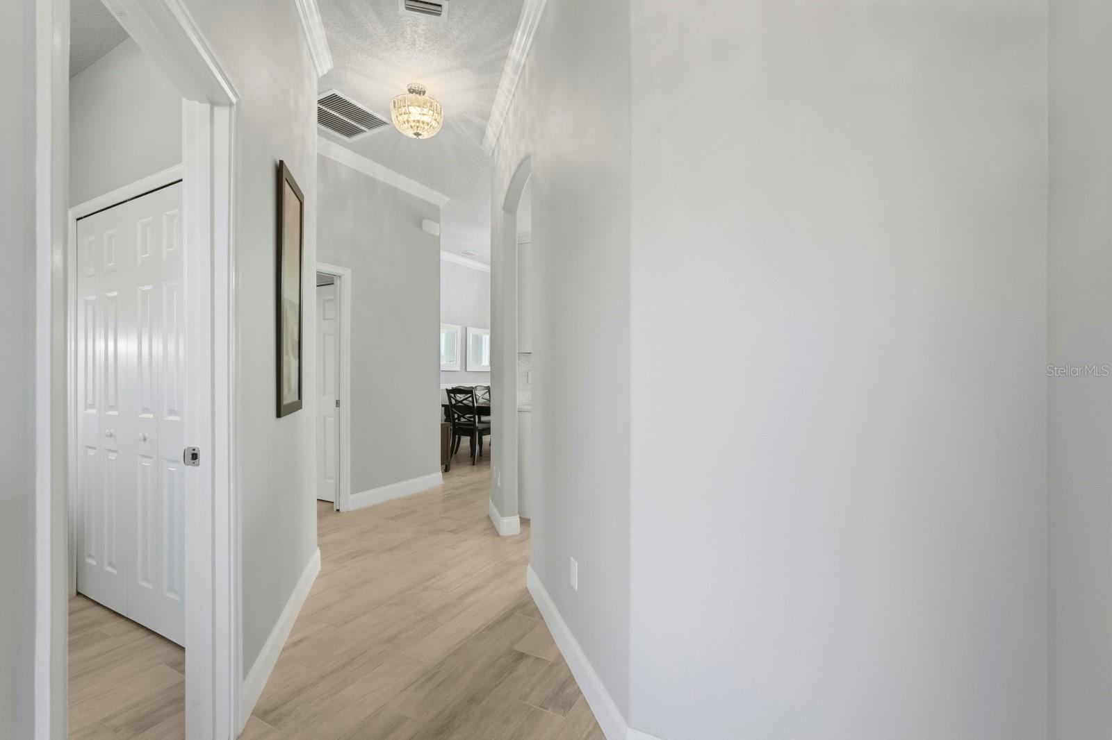 Image 5 of 44 For 280 Catriona Drive