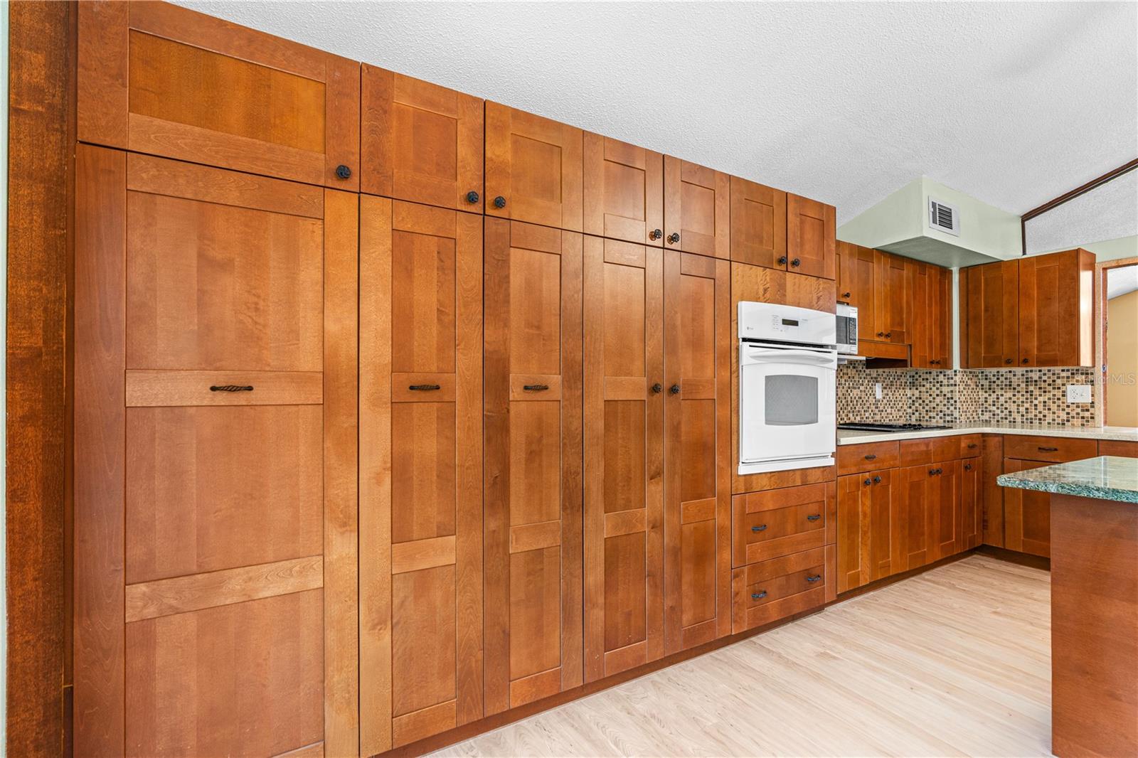 Image 20 of 68 For 32 Pebble Beach Drive